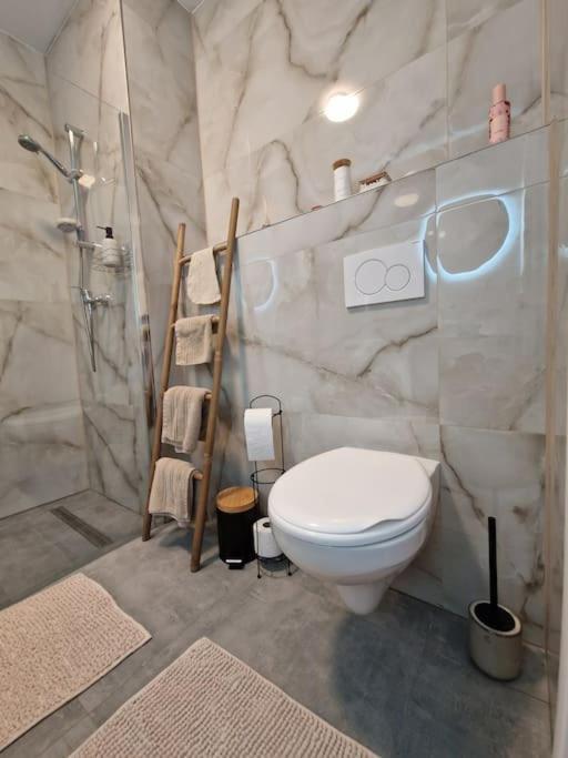 Apartman V Meste Bratislava Exteriör bild